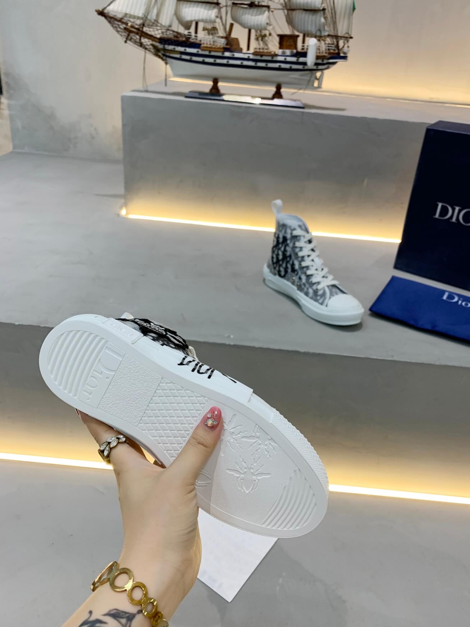 Dior B23 Skull Patch Monochrome Grey High-Top Sneakers - Image 8