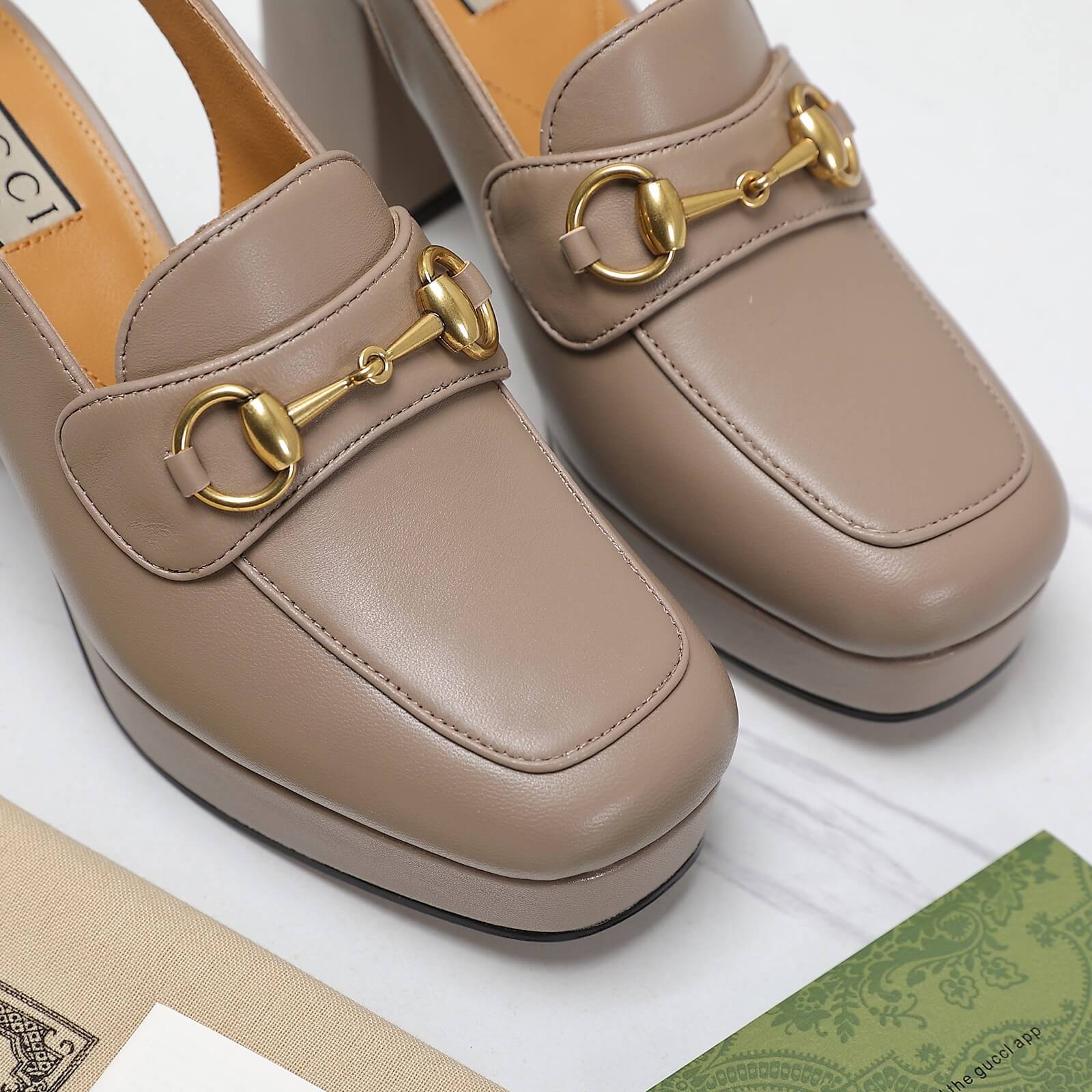 Gucci Horsebit Mid-Heel Slingback Pumps in Beige Leather. - Image 5