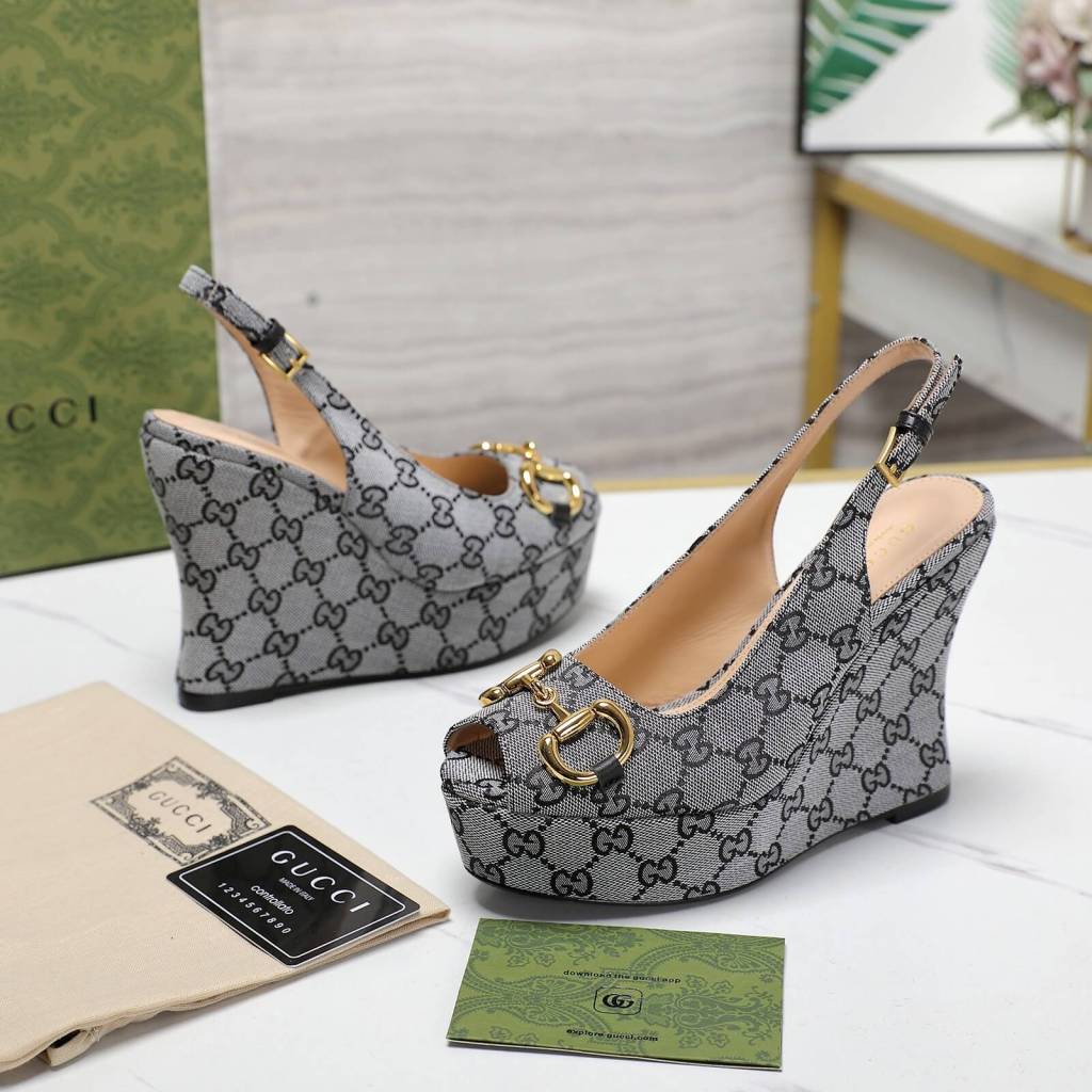 Gucci Metallic Chenille Jacquard Knit Peep-Toe Platform Wedge Sandals in Grey.