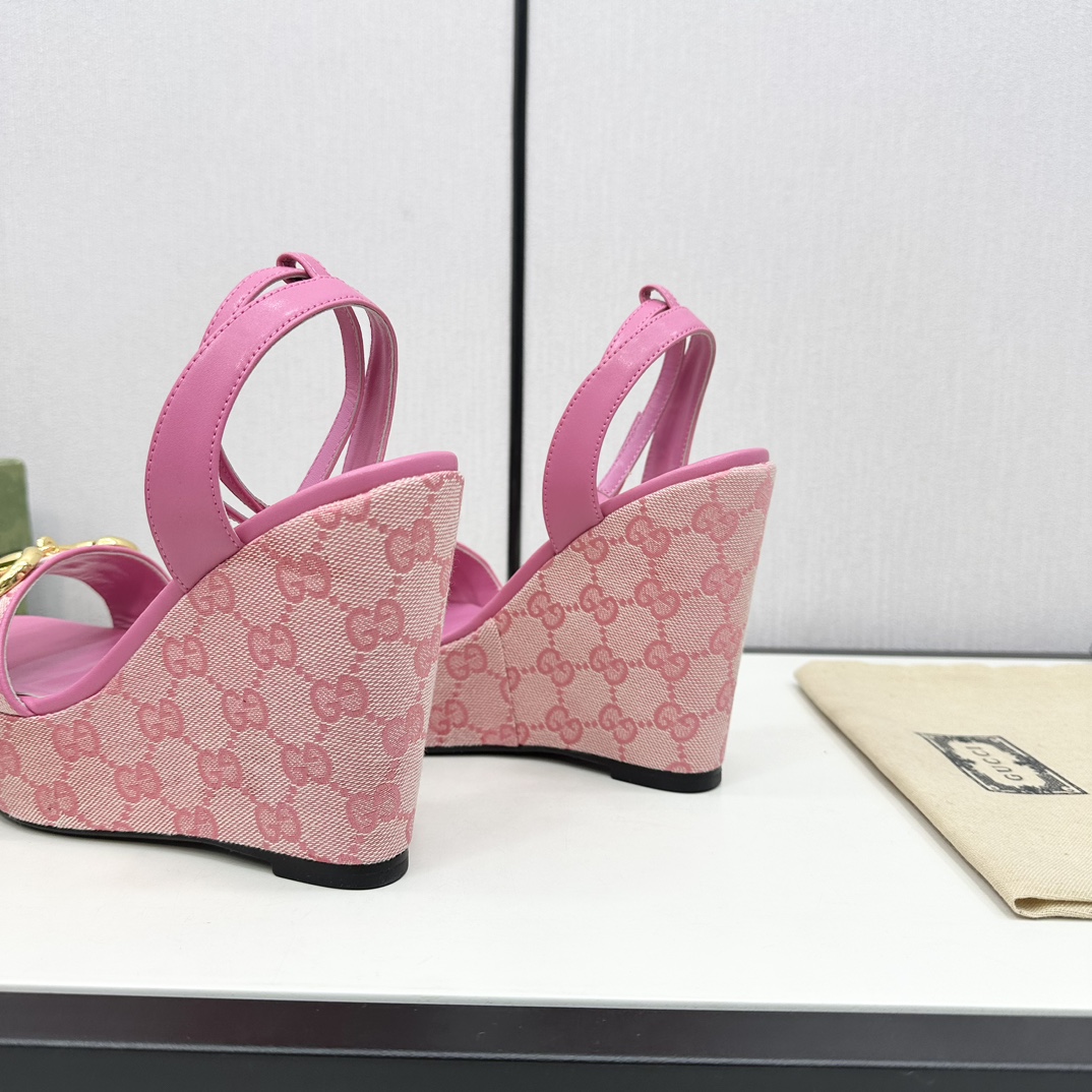 Gucci Women's High Wedge Platform Sandals with Ankle Strap, Exposed Toe,Jacquard Weave Pumps in Pink - Image 5