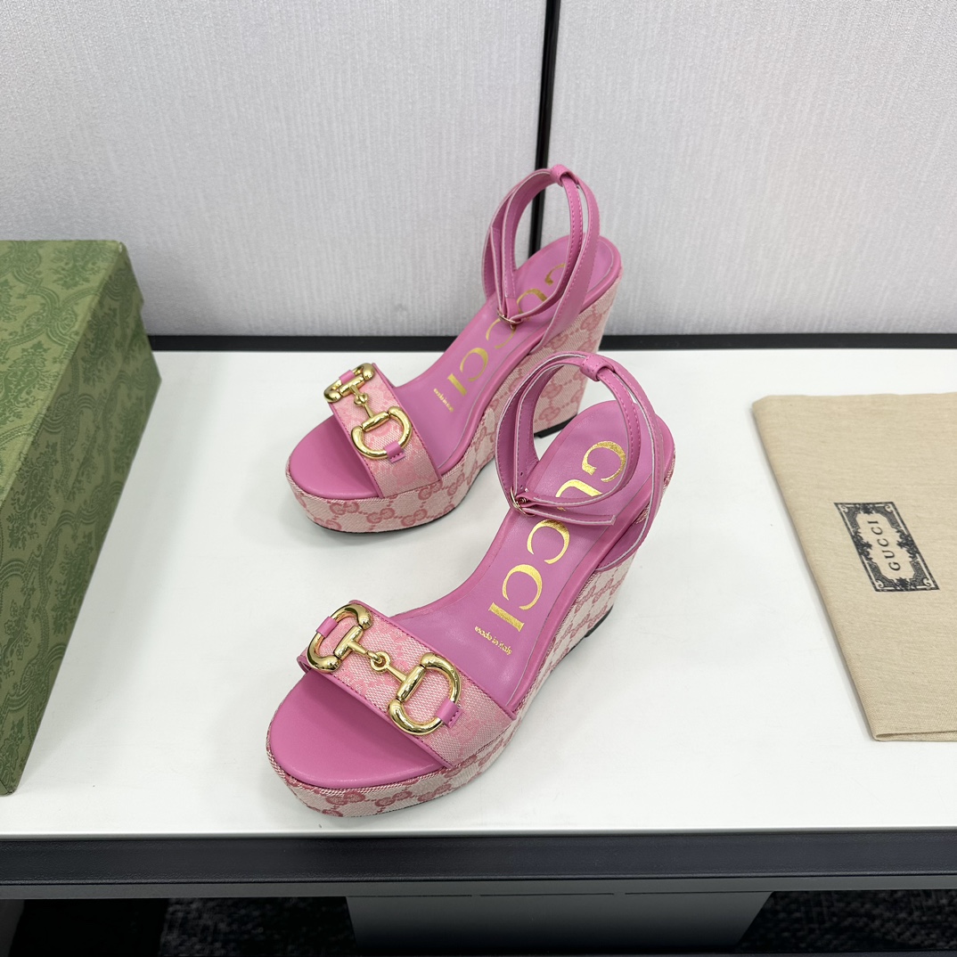 Gucci Women's High Wedge Platform Sandals with Ankle Strap, Exposed Toe,Jacquard Weave Pumps in Pink - Image 4