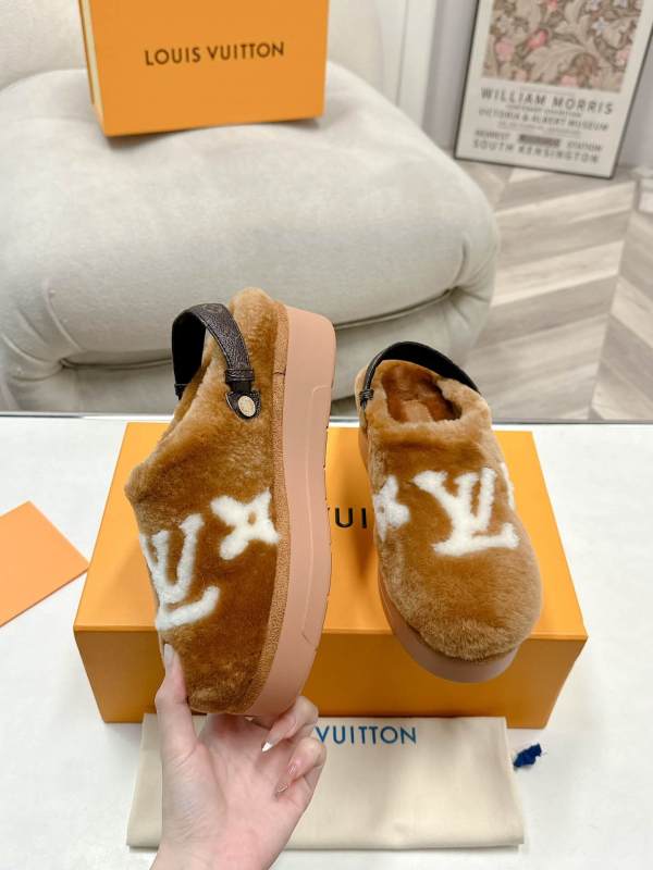 Louis Vuitton Aspen Clog in Warm Brown Shearling