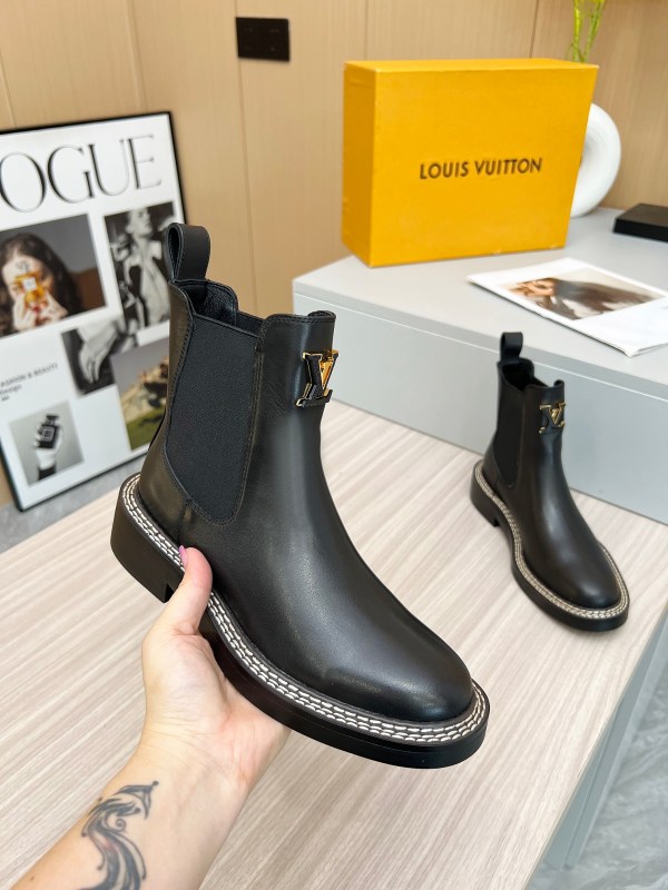 Louis Vuitton Beaubourg Ankle Boot in Black Calf Leather