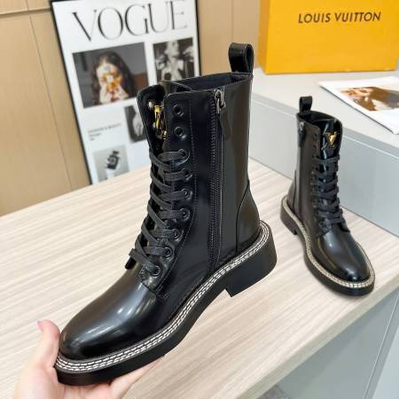 Louis Vuitton Beaubourg Ankle Lace up Boot in Black