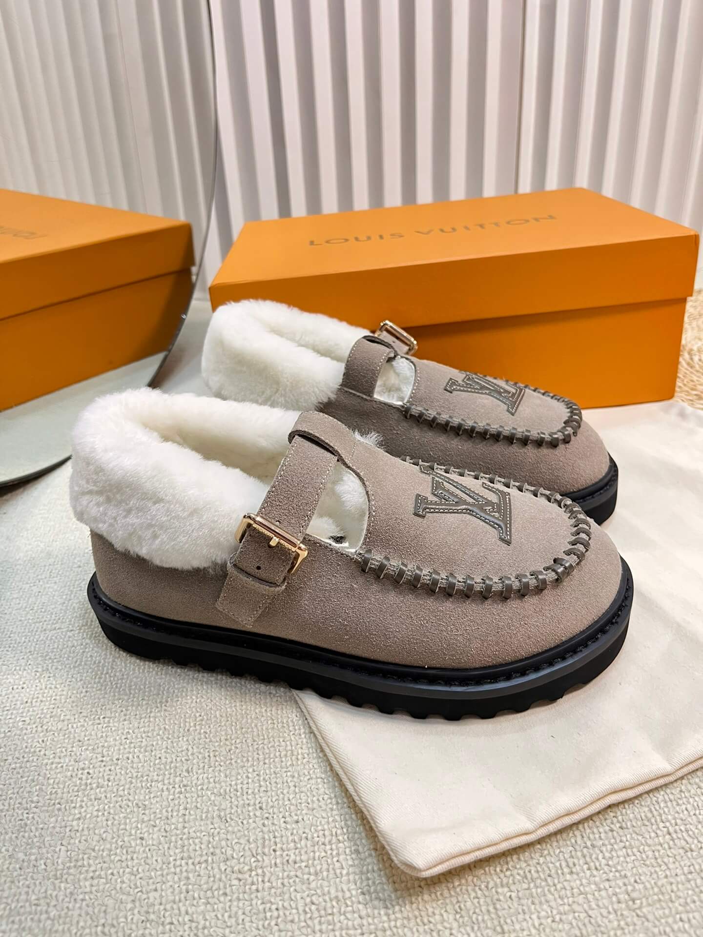 Louis Vuitton Colorado Comfort Mary Jane Shoes - Beige Suede Shearling - Image 4