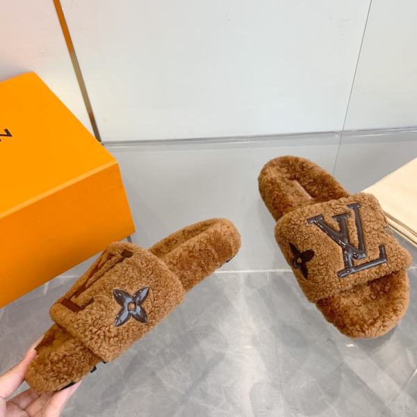 Louis Vuitton Pillow Comfort Mule in Brown Shearling