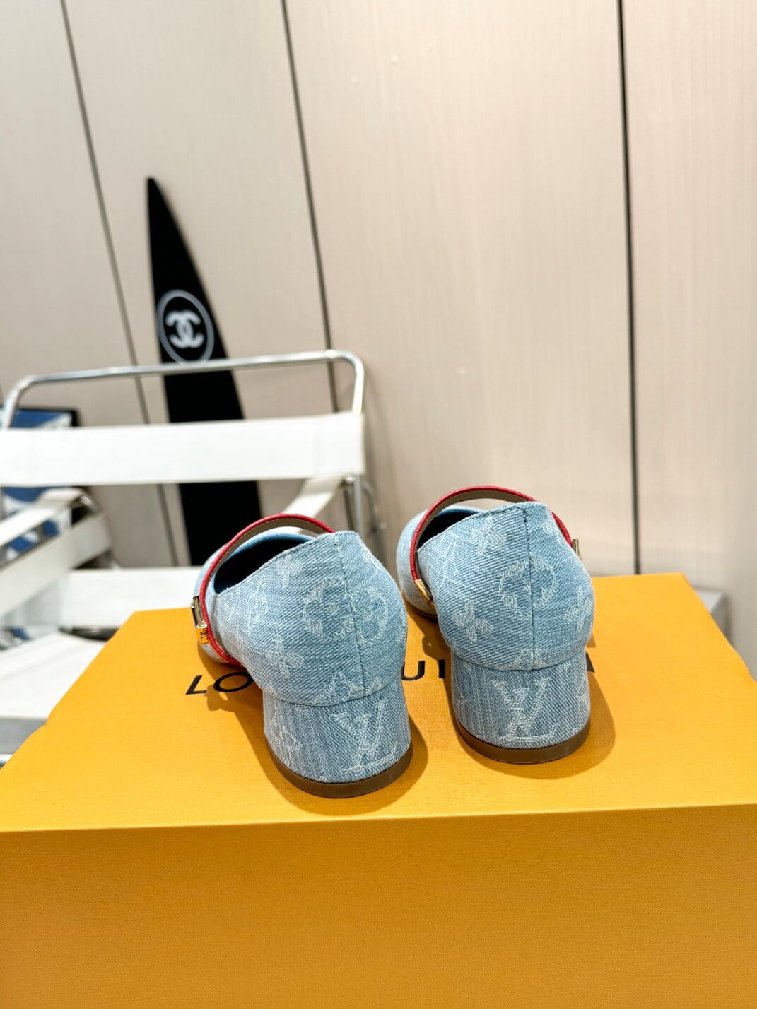 Louis Vuitton Revival Pump in Monogram Denim - Image 7