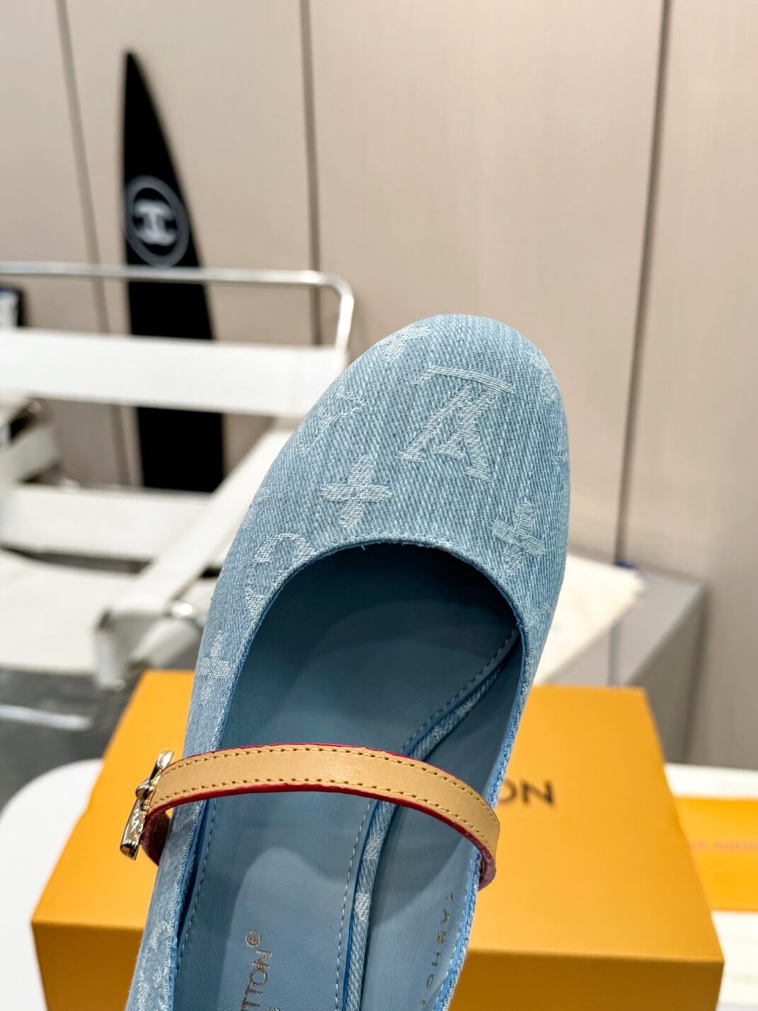 Louis Vuitton Revival Pump in Monogram Denim - Image 6