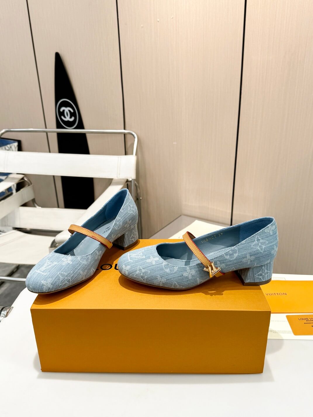 Louis Vuitton Revival Pump in Monogram Denim - Image 4