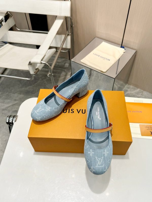 Louis Vuitton Revival Pump in Monogram Denim