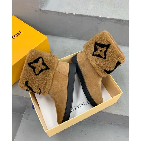 Louis Vuitton Snowdrop Flat Ankle Boot in Cognac Shearling and Suede