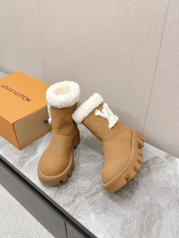 Louis Vuitton Snowdrop Flat Ankle Boots – Cognac Brown Suede & Shearling