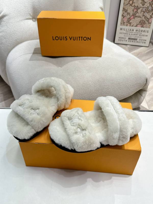 Louis Vuitton V Sunset Comfort Flat Mule - Ivory Shearling