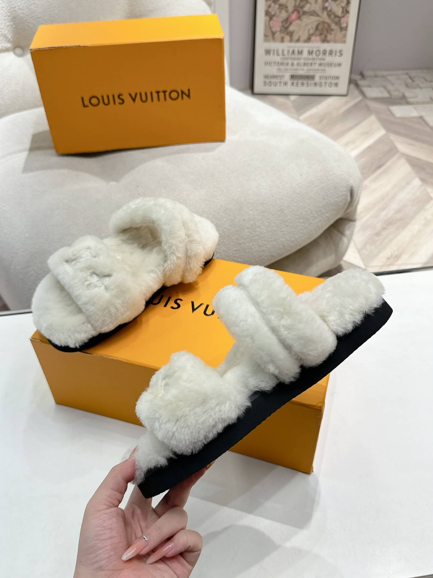 Louis Vuitton V Sunset Comfort Flat Mule - Ivory Shearling - Image 4