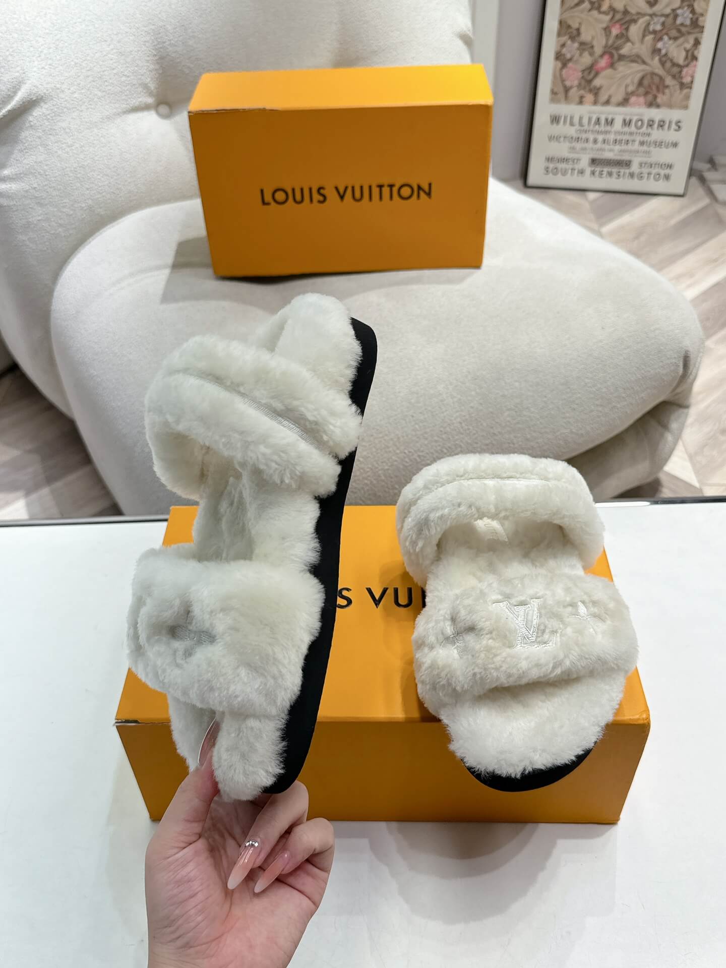 Louis Vuitton V Sunset Comfort Flat Mule - Ivory Shearling - Image 9