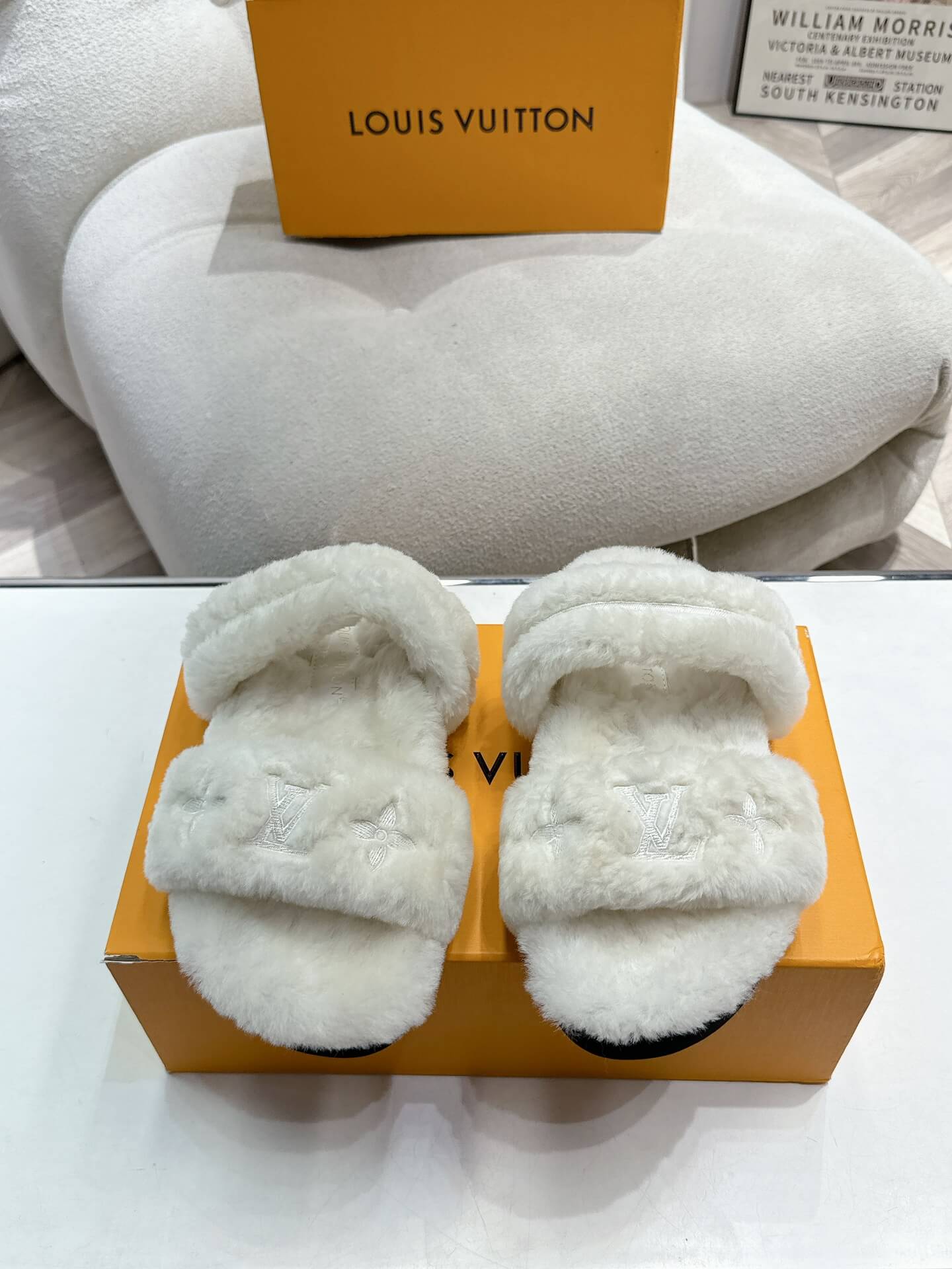 Louis Vuitton V Sunset Comfort Flat Mule - Ivory Shearling - Image 2