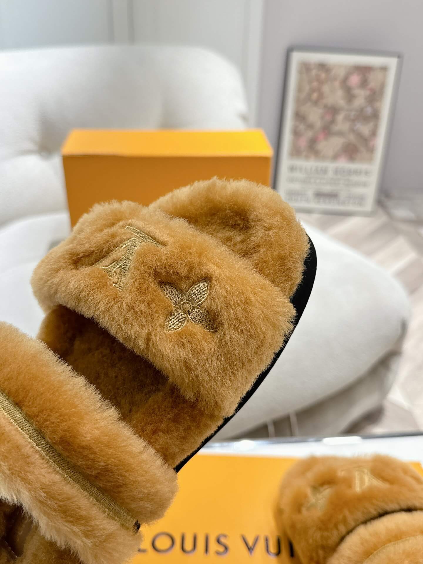 Louis Vuitton V Sunset Comfort Flat Mule in Caramel Shearling - Image 8