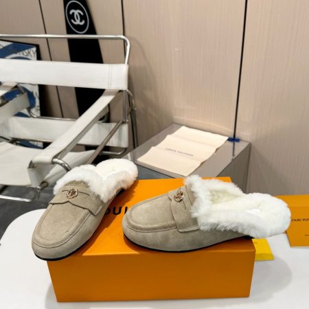 Louis Vuitton Women's Paseo Flat Comfort Sandals in Beige Suede Shearlin