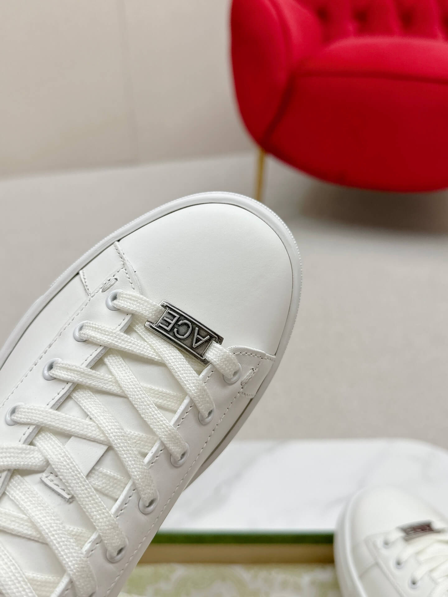 Gucci Ace White Leather Grey Detail Trainer with Interlocking G - Image 4
