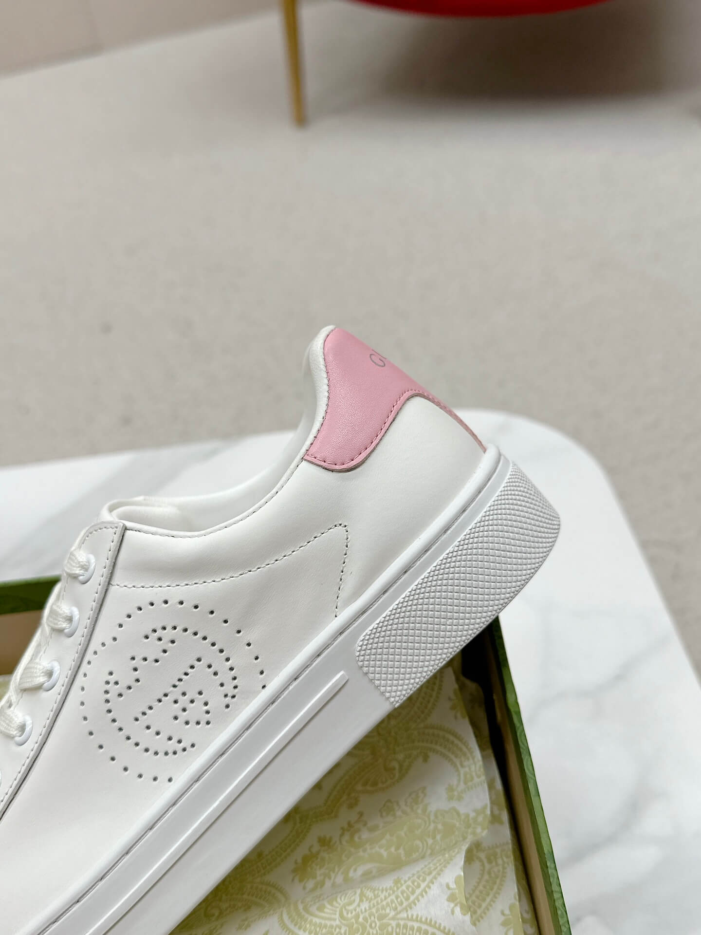 Gucci Ace White Leather Trainer with Interlocking G - Image 8