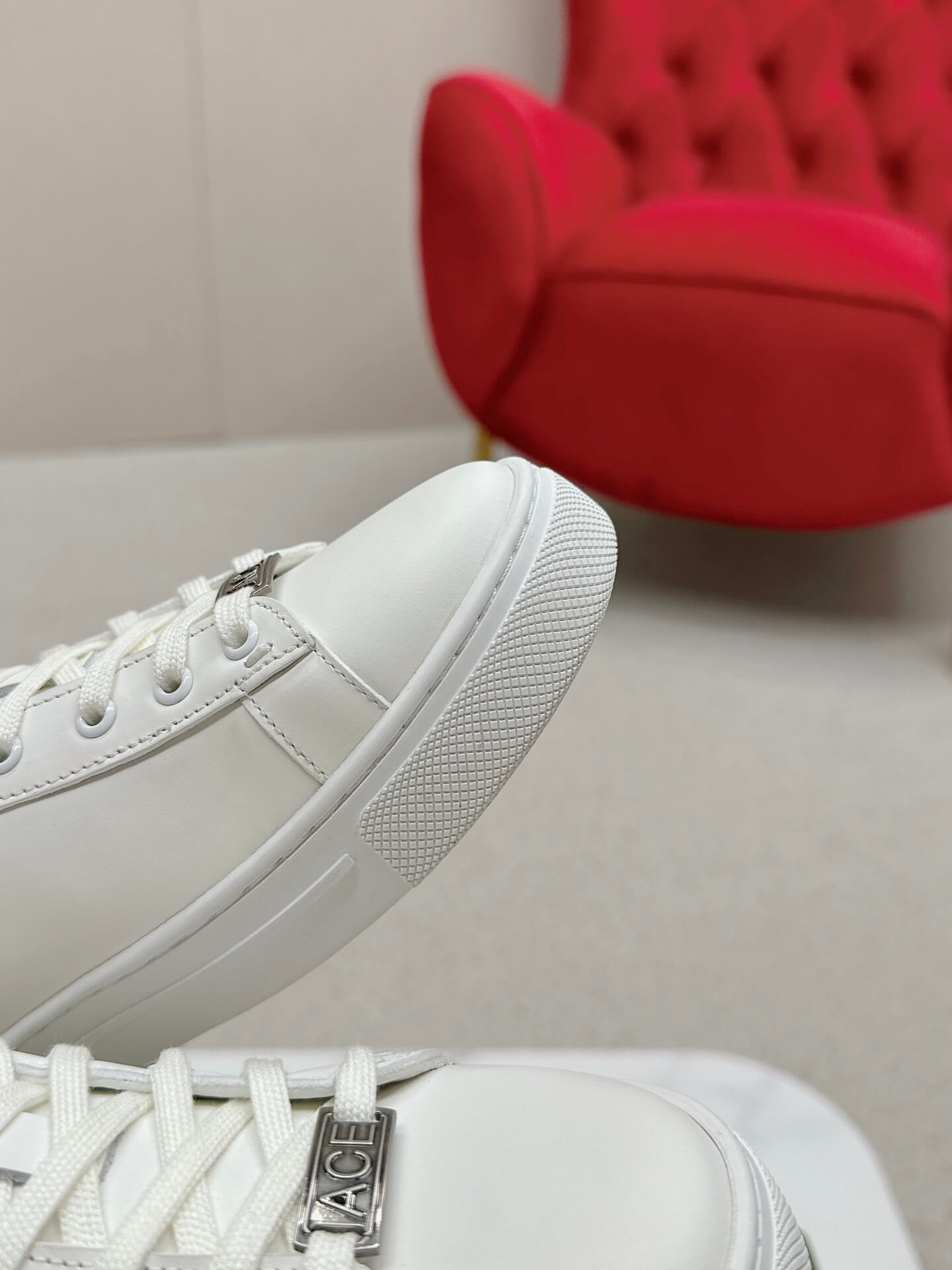 Gucci Ace White Leather Trainer with Interlocking G - Image 2