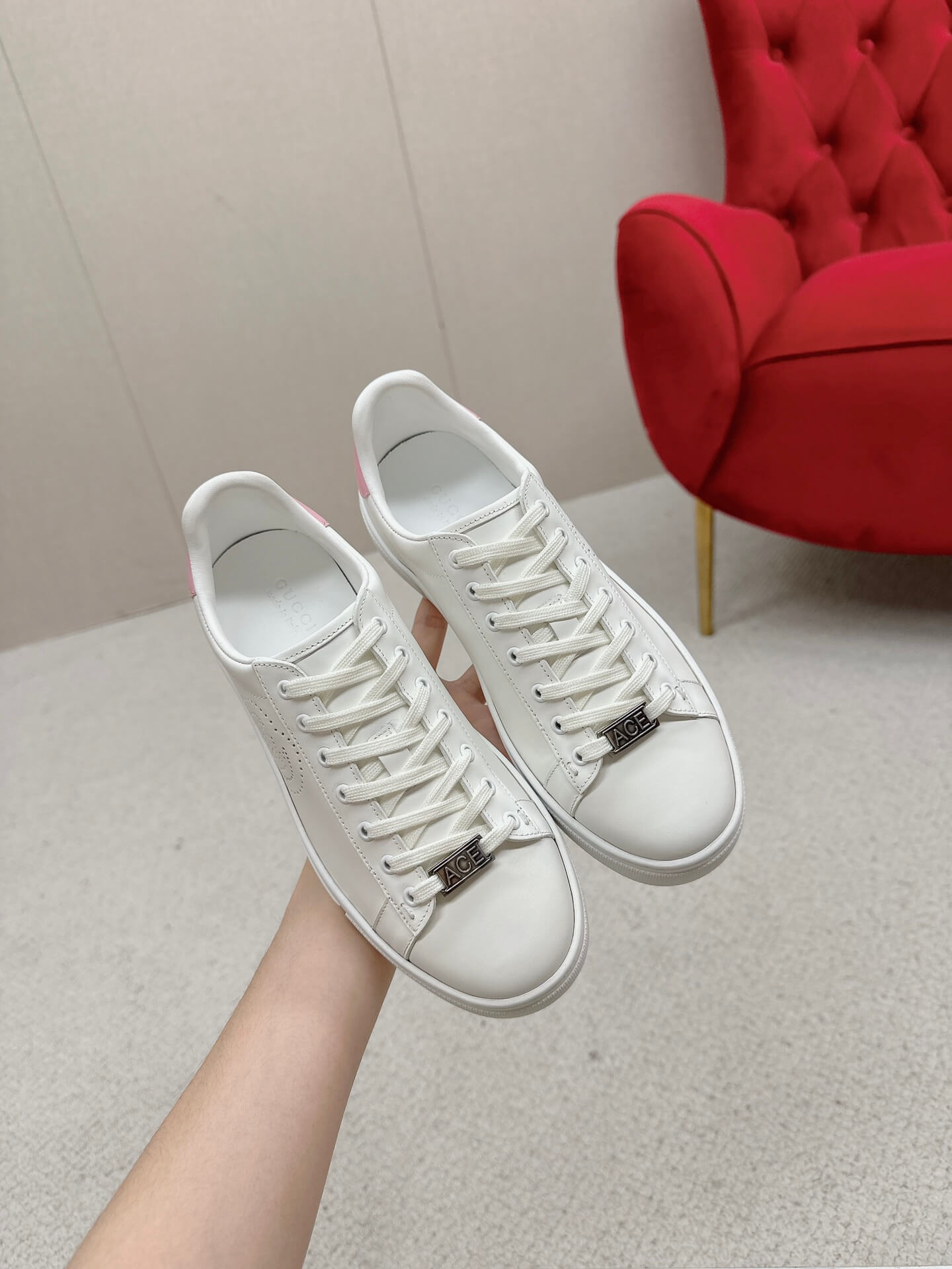 Gucci Ace White Leather Trainer with Interlocking G - Image 5