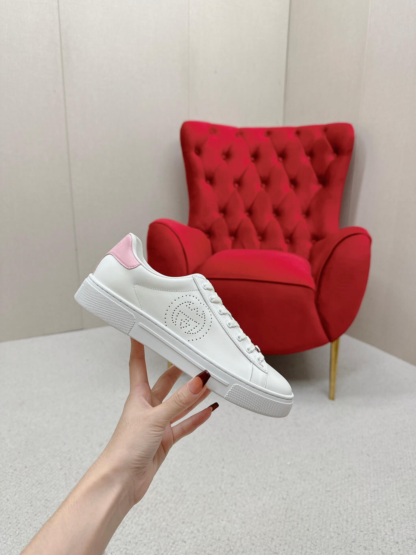 Gucci Ace White Leather Trainer with Interlocking G - Image 6