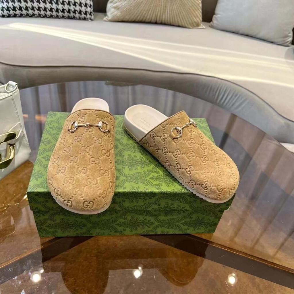 Gucci Women's Beige GG Suede Horsebit Slipper
