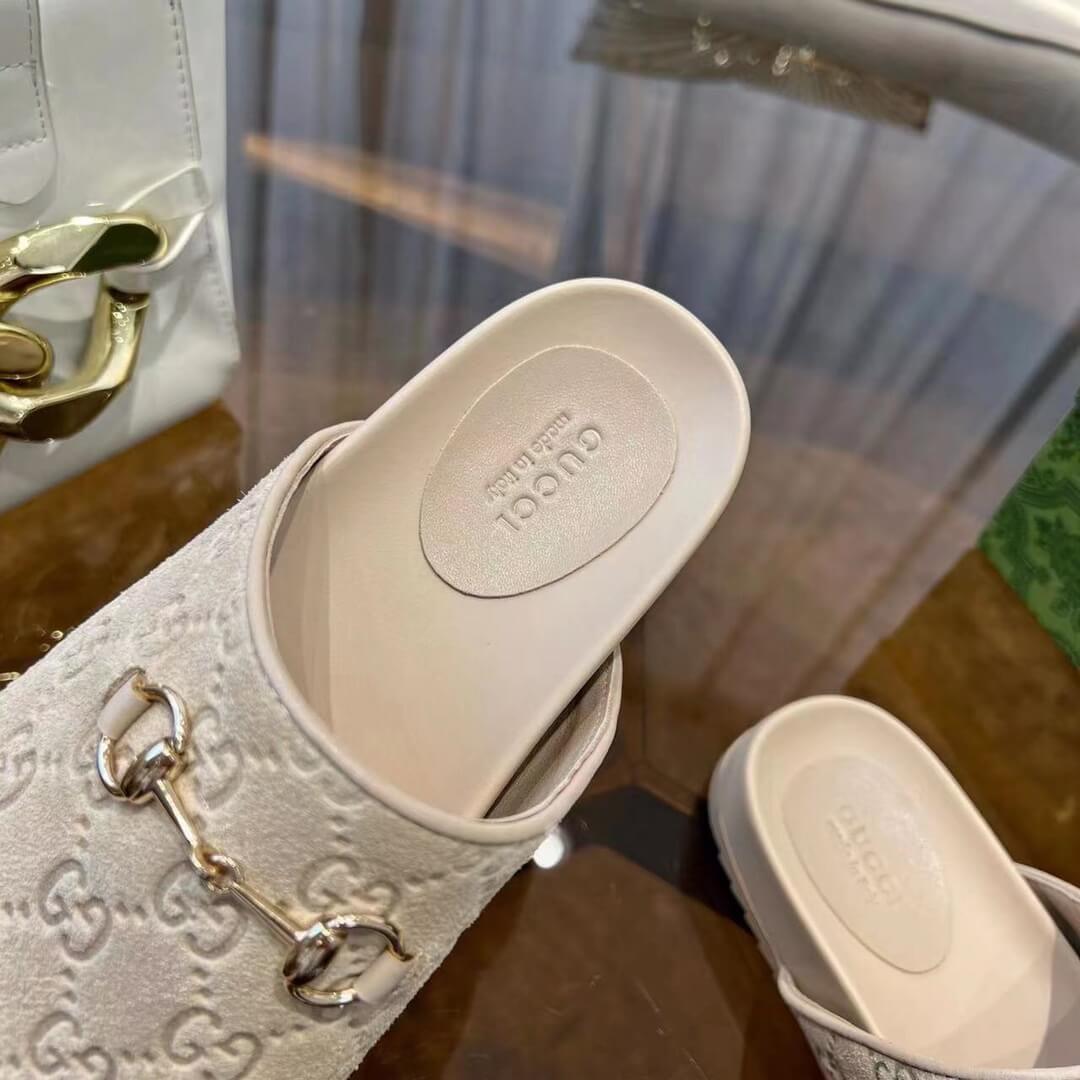 Gucci Women's Cream Suede Horsebit Slipper - Image 7