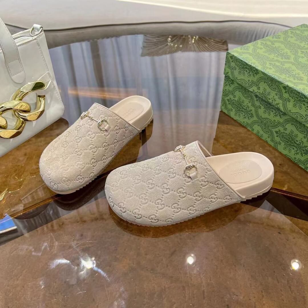 Gucci Women's Cream Suede Horsebit Slipper - Image 2