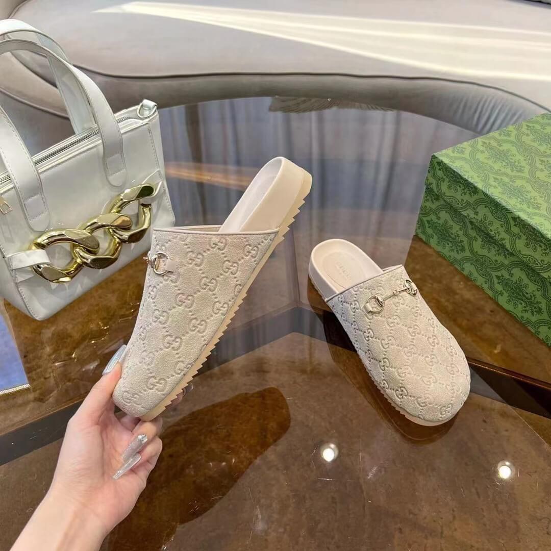 Gucci Women's Cream Suede Horsebit Slipper - Image 3