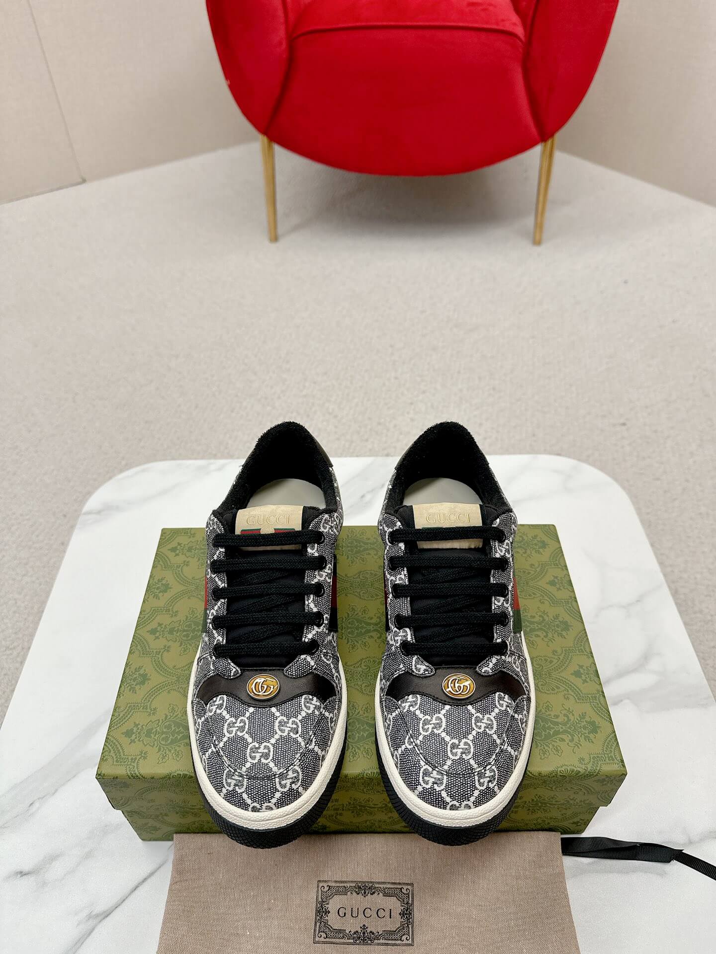 Gucci Screener Grey and White GG Supreme Trainer - Image 4