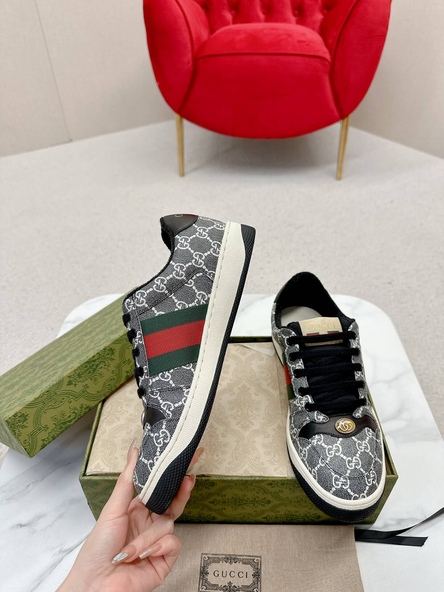 Gucci Screener Grey and White GG Supreme Trainer - Image 2