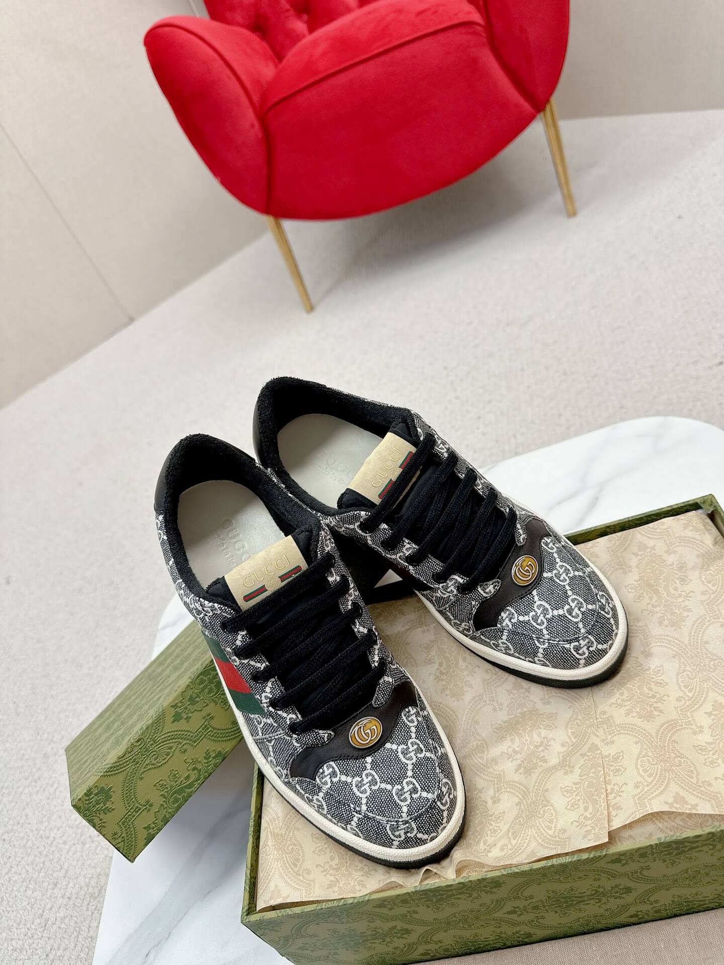 Gucci Screener Grey and White GG Supreme Trainer - Image 8