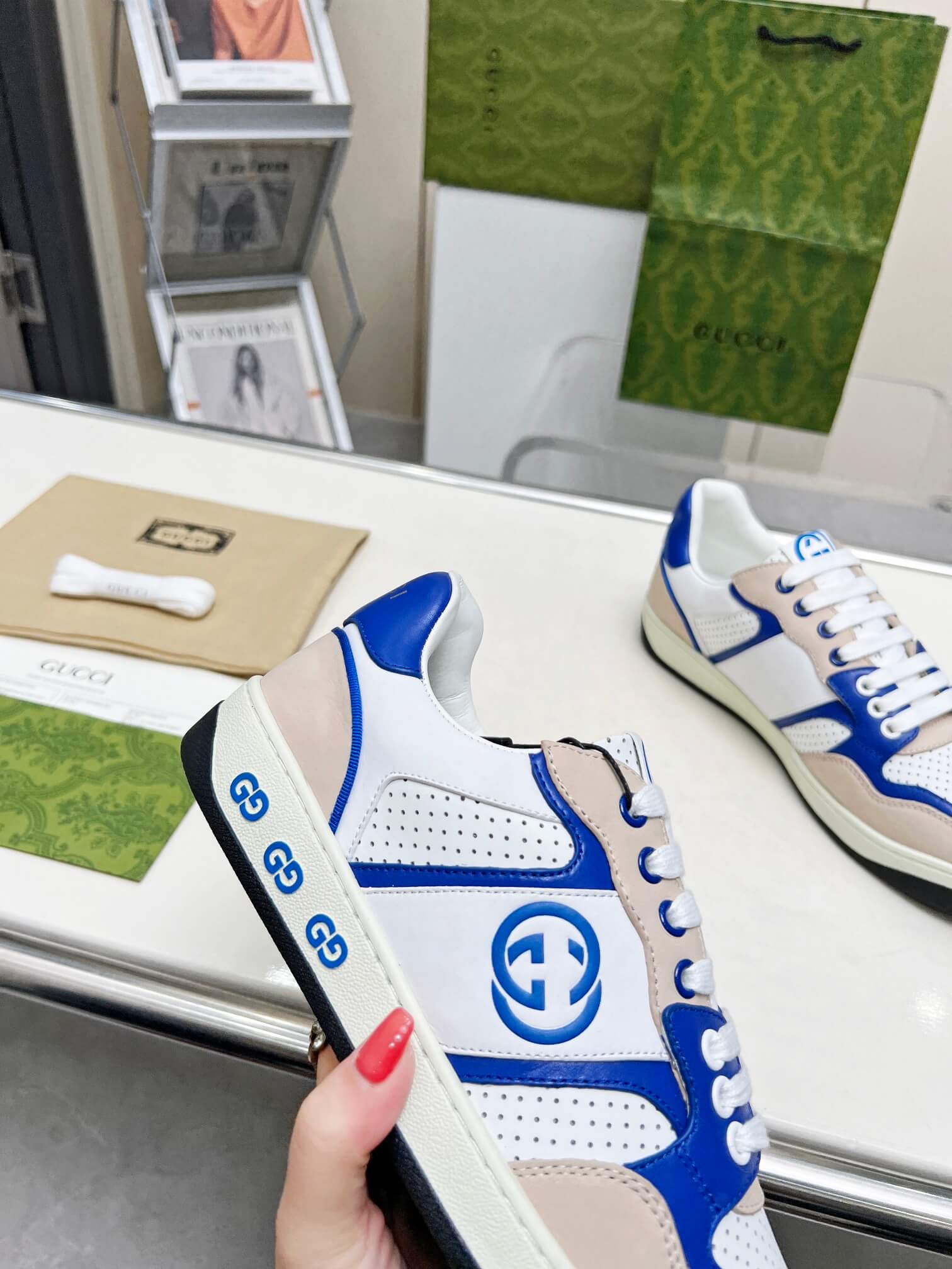 Gucci White Cream and Blue Leather Interlocking G Sneaker - Image 9