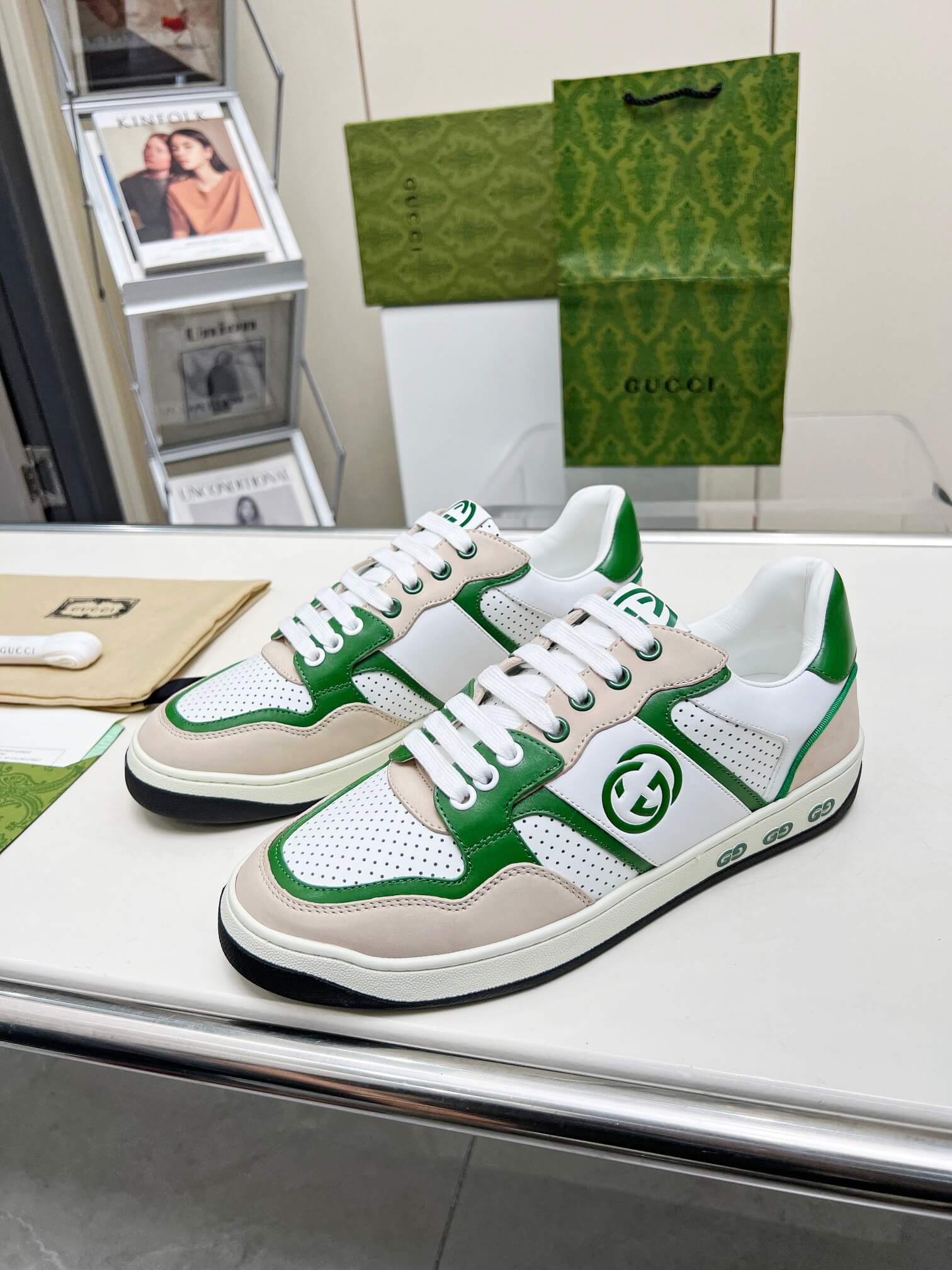 Gucci White Cream and Green Leather Interlocking G Sneaker - Image 8