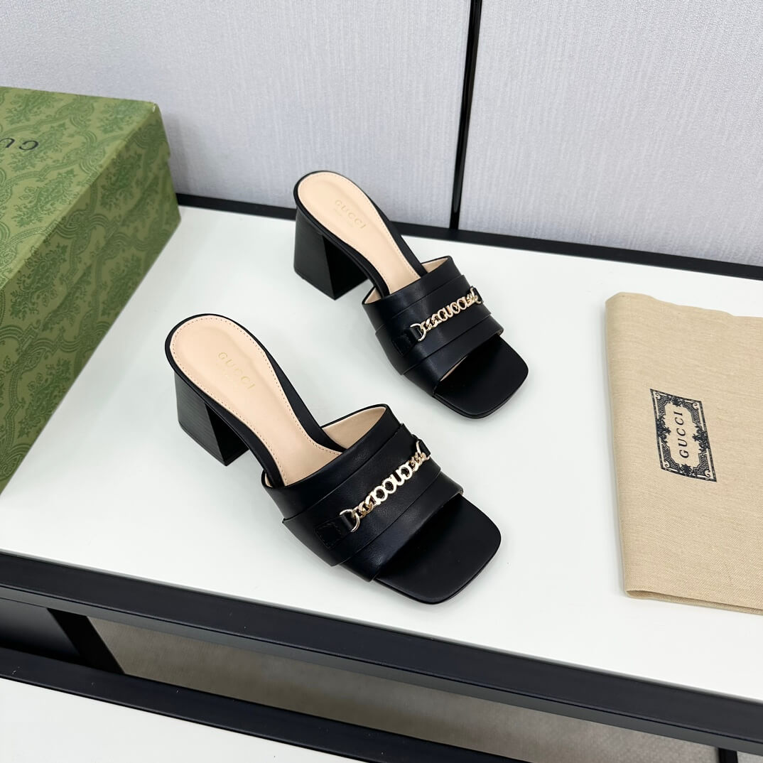 Gucci Women's Black Leather Signoria Slide Sanda - Image 3