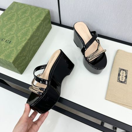 Gucci Women's Black Signoria Platform Slide Sandal