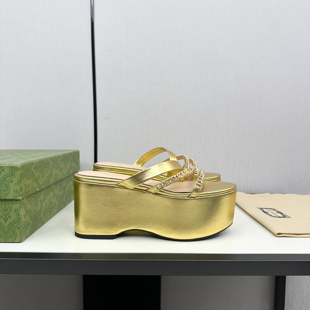 Gucci Women's Gold Signoria Platform Slide Sandal - Image 2