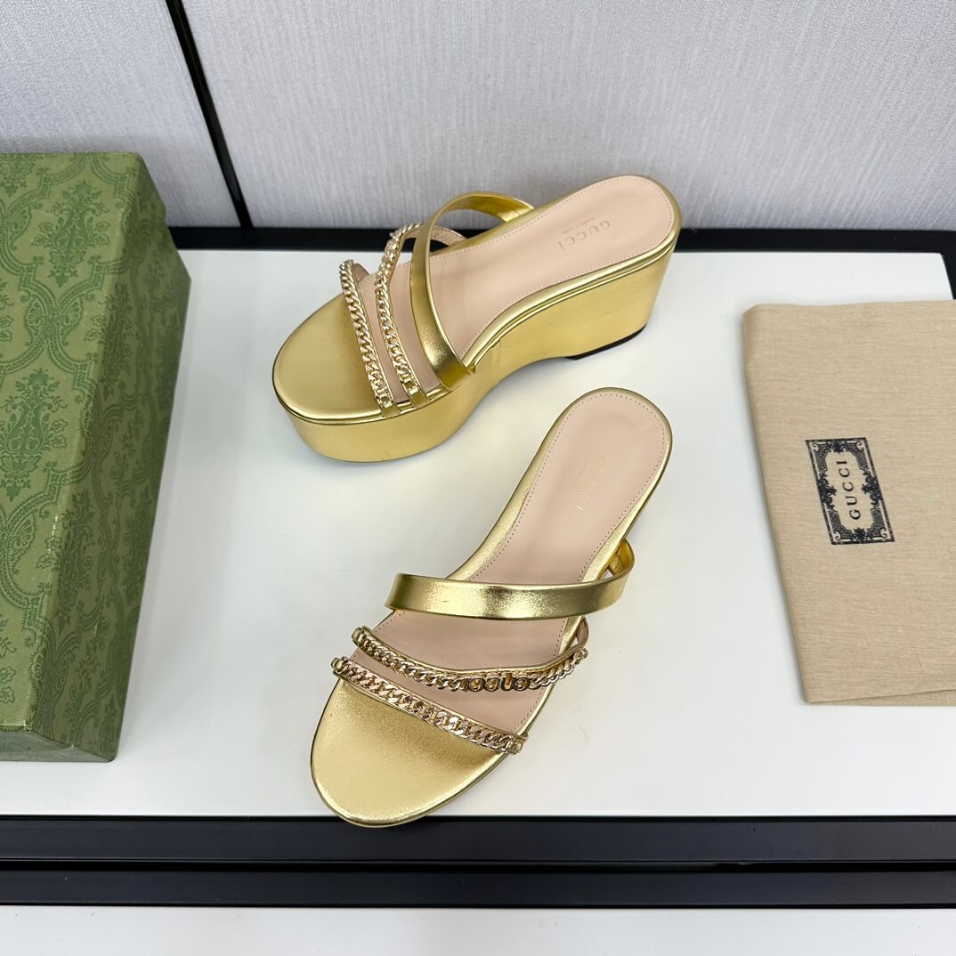 Gucci Women's Gold Signoria Platform Slide Sandal - Image 4