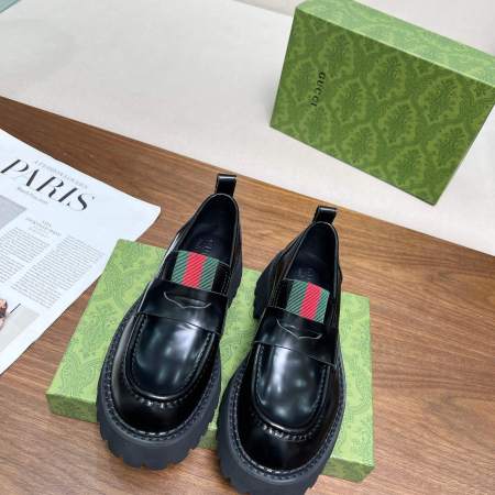 Gucci Women's Polished Black Leather Loafer with Web