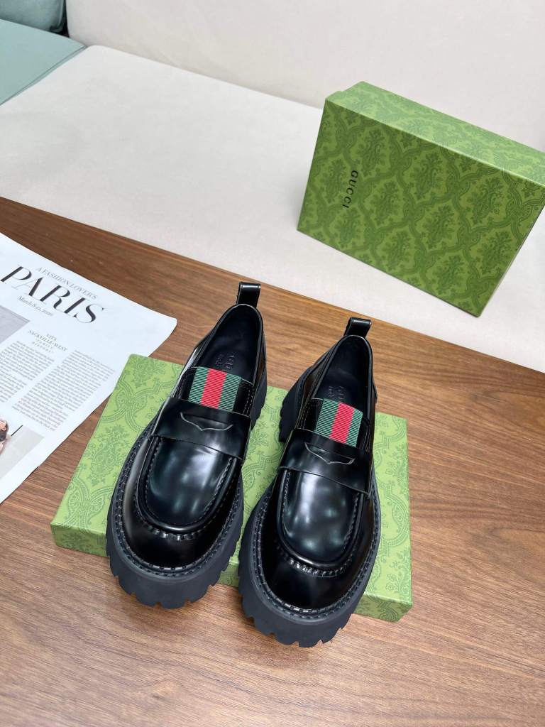 Gucci Women's Polished Black Leather Loafer with Web
