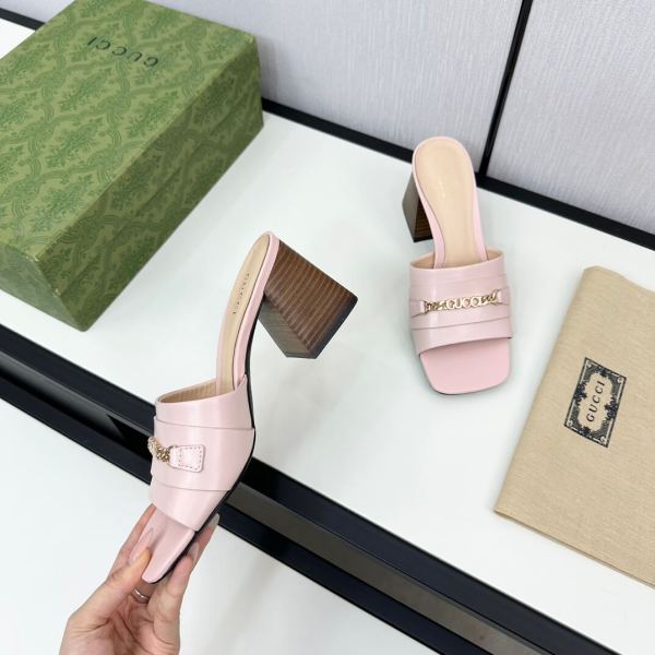 Gucci Women's Pink Leather Signoria Slide Sanda