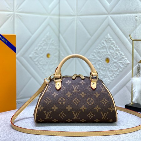Louis Vuitton LV