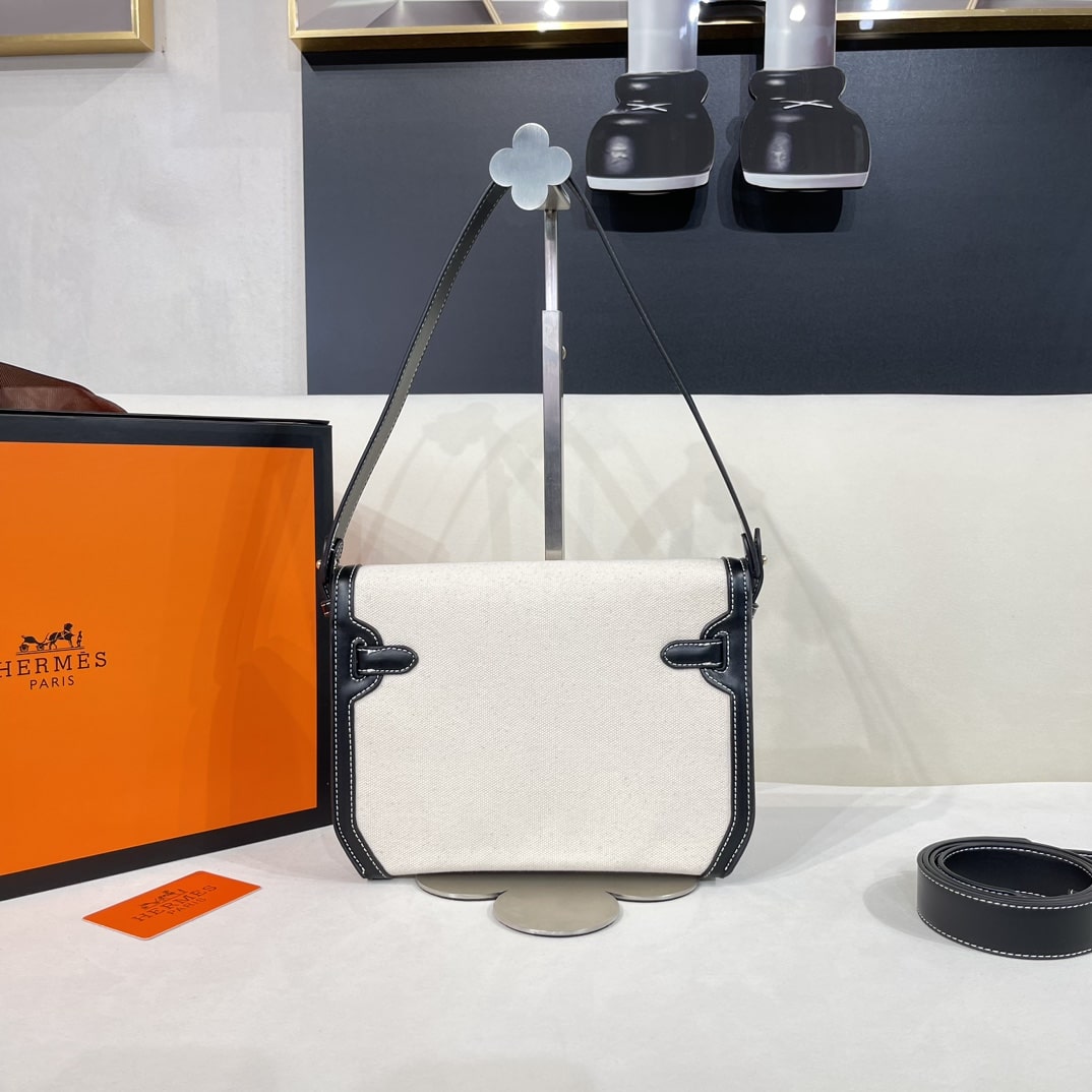 Hermès Kelly Depeches 25cm White and Black Bag - Image 4