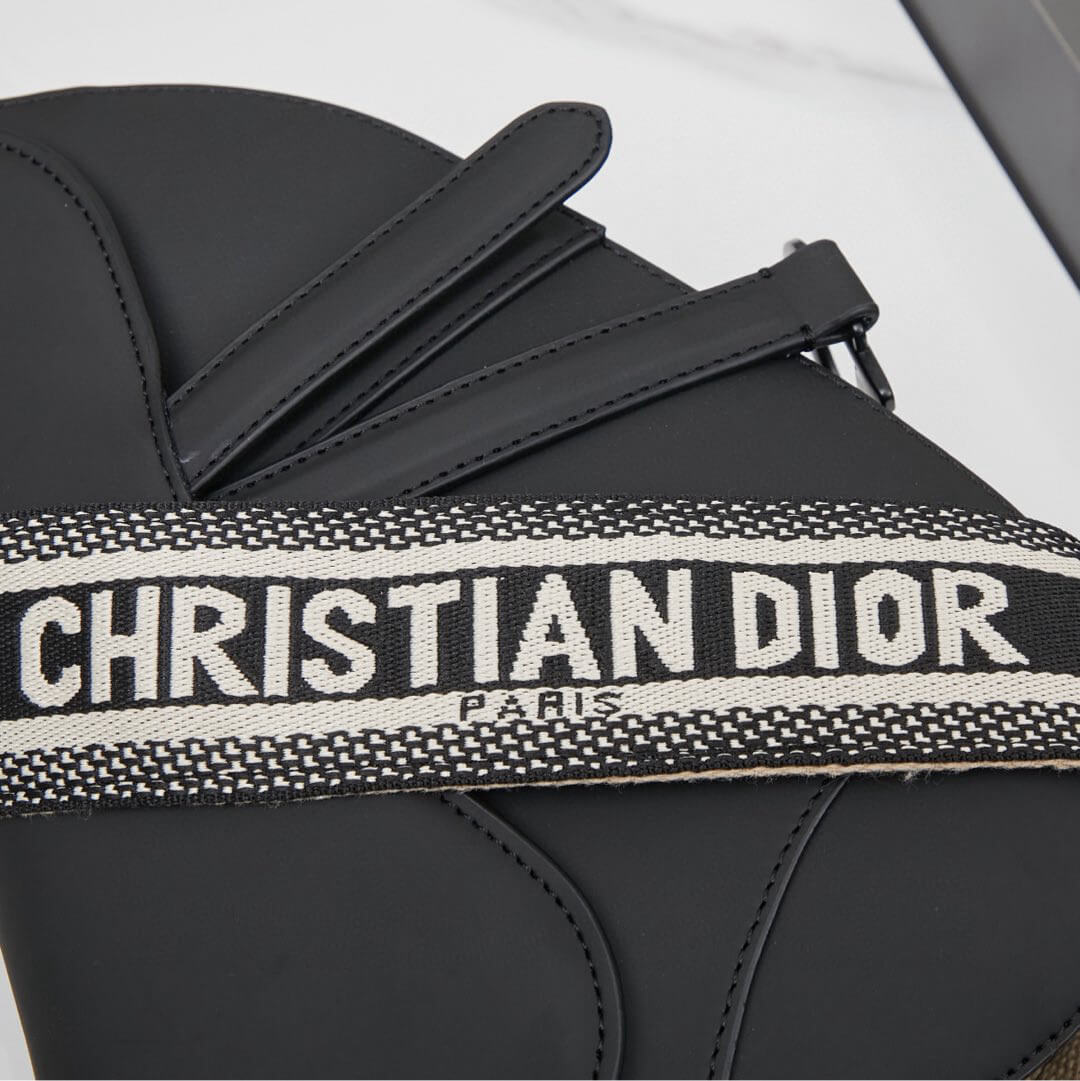 Dior Black Grained Calfskin Leather Saddle Bag - Image 2