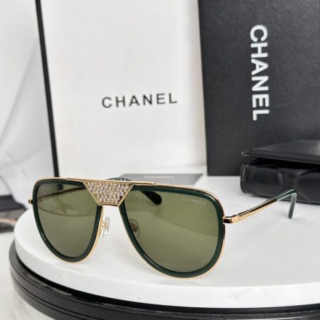 Chanel 95730S Aviator Sunglasses – Luxe Crystal-Embellished Elegance - Image 4