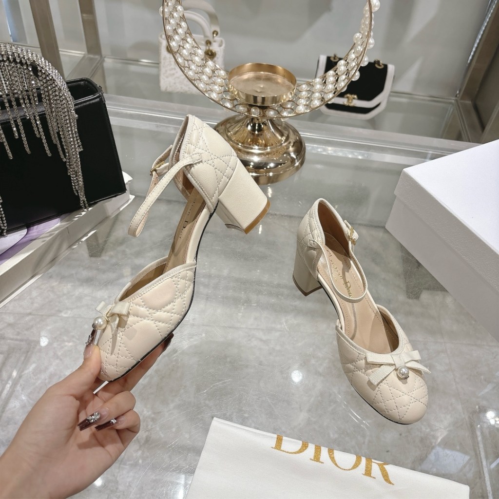 Dior Hollow Diamond Pattern Ballet Ivory Pump