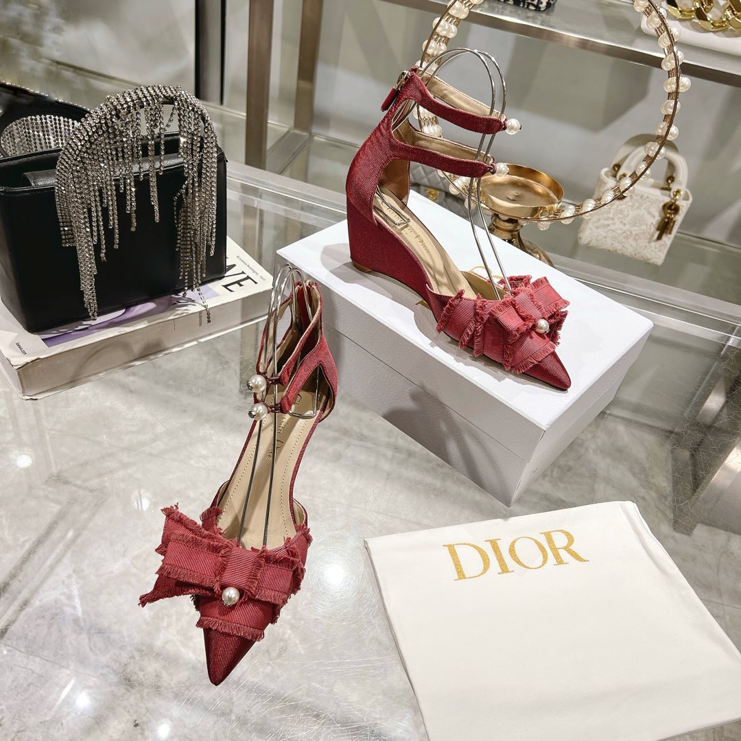 Dior Adiorable Burgundy pump
