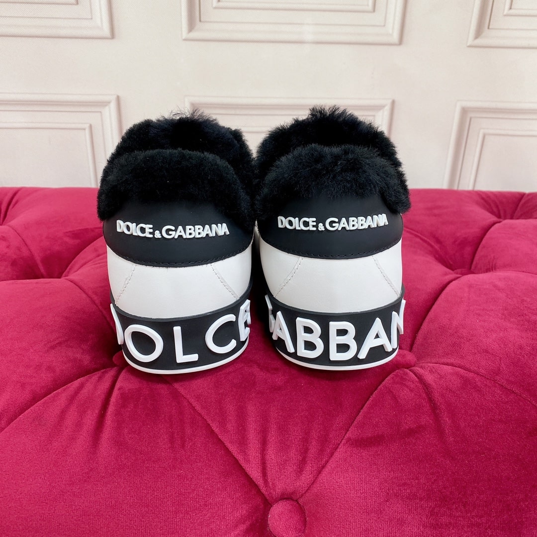 Dolce & Gabbana logo paint drip white and black sneakers with black fur - Image 7